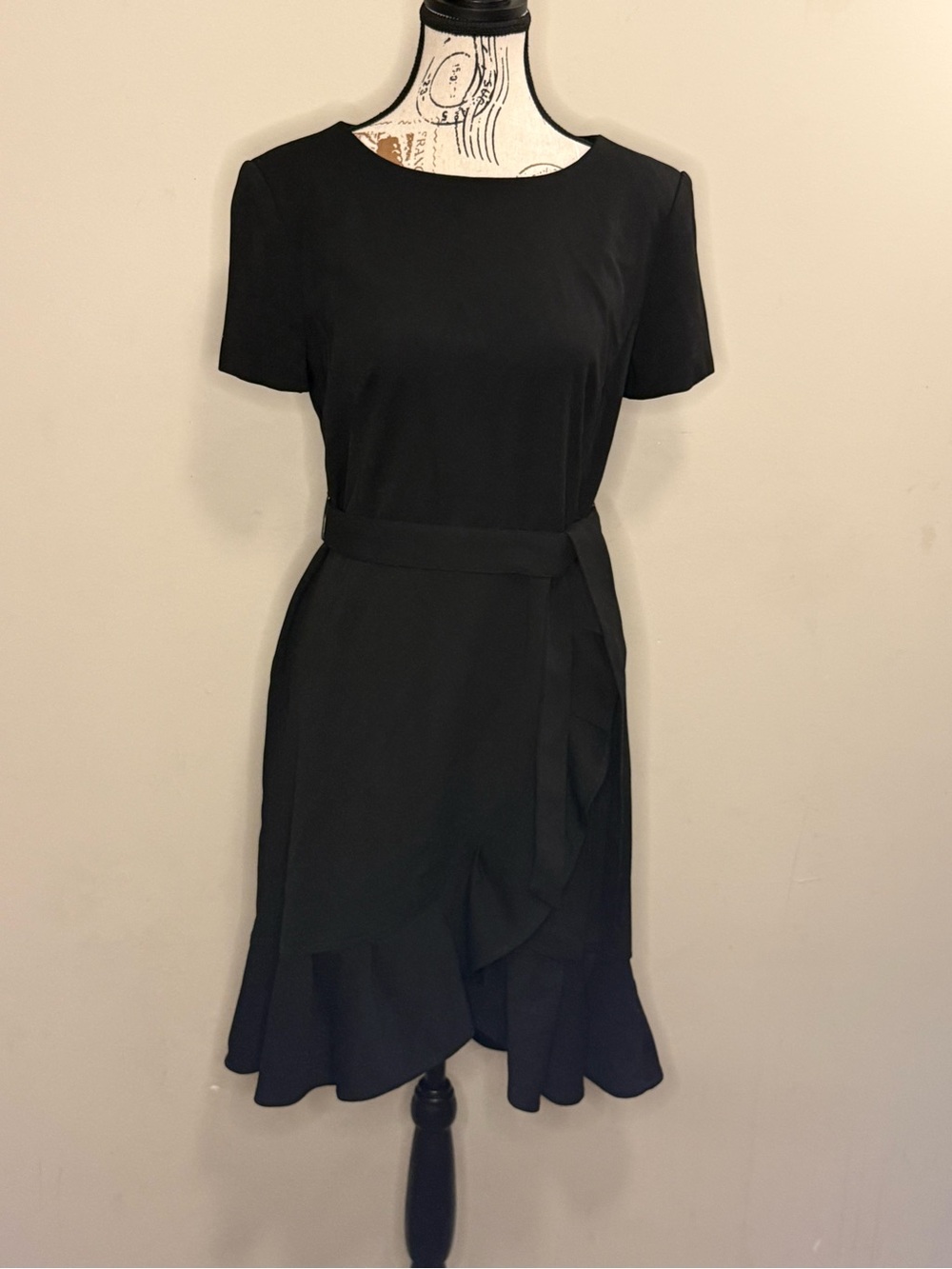 Calvin Klein Black Short-Sleeve Ruffle Wrap Midi Dress with Waist Tie - Size 8 - Picture 5 of 10